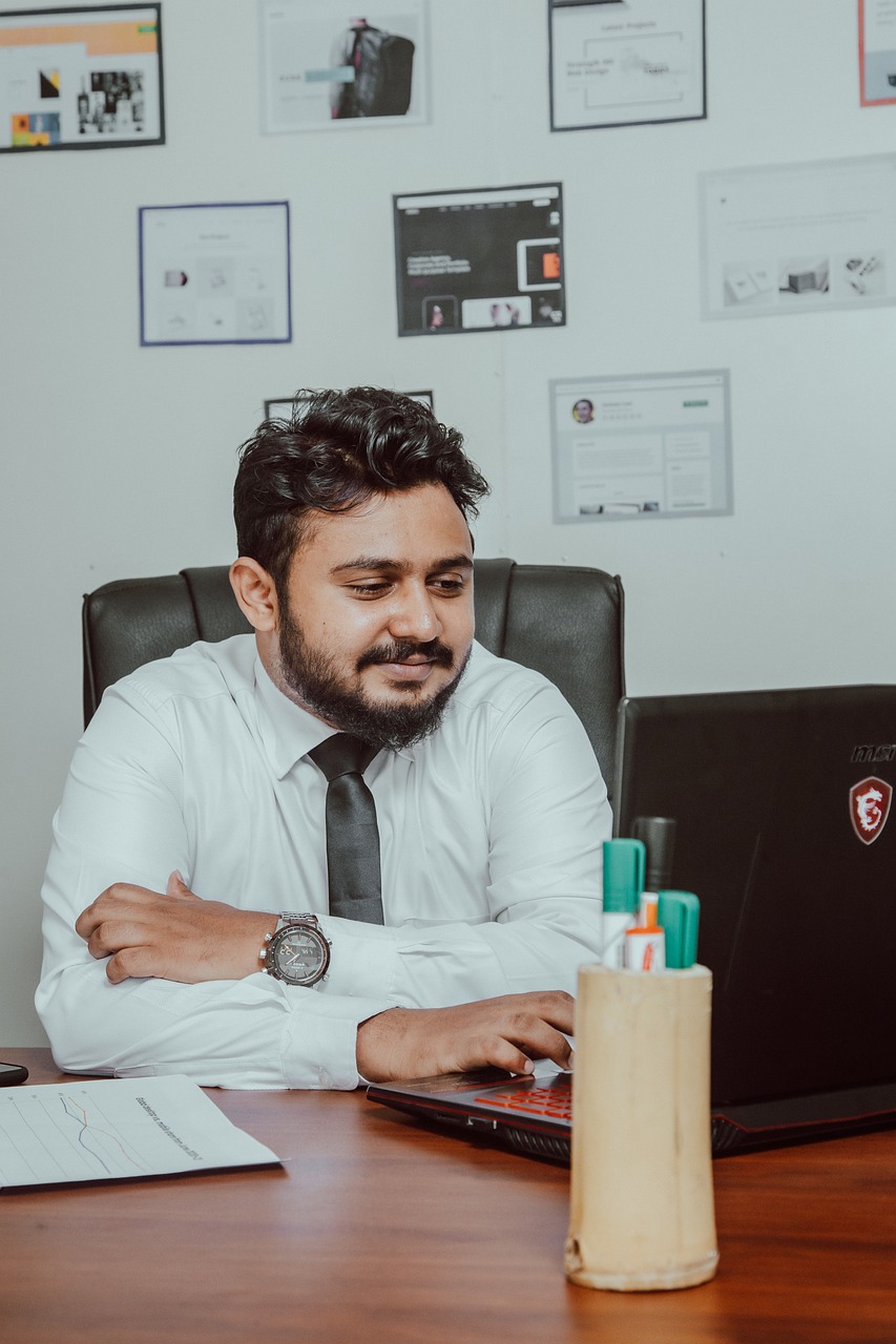 découvrez le rôle crucial d'un ceo dans le succès d'une entreprise. explorez ses responsabilités, ses compétences clés et son impact sur la stratégie et la culture organisationnelle.
