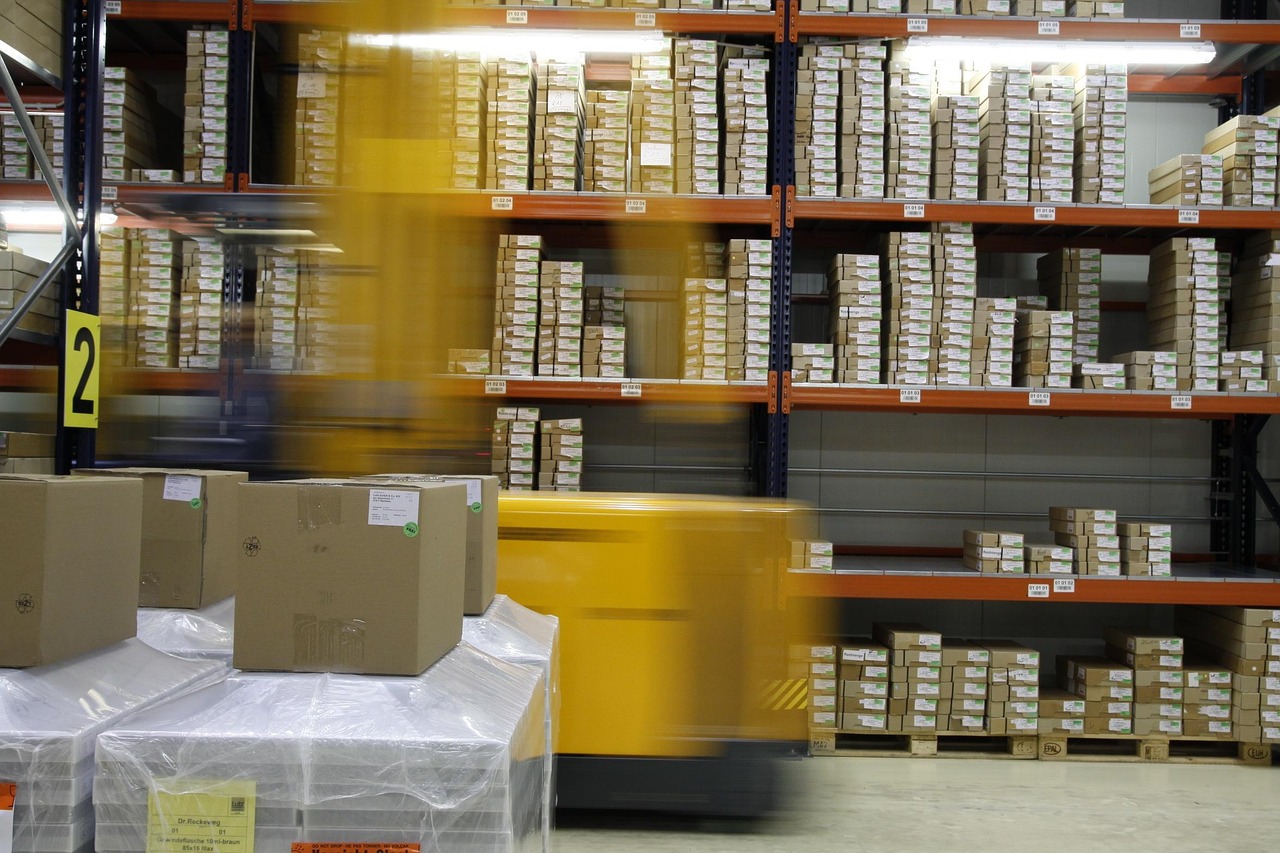 optimisez la signalisation de votre entrepôt pour améliorer la productivité et la sécurité. découvrez nos solutions efficaces pour une gestion logistique simplifiée.