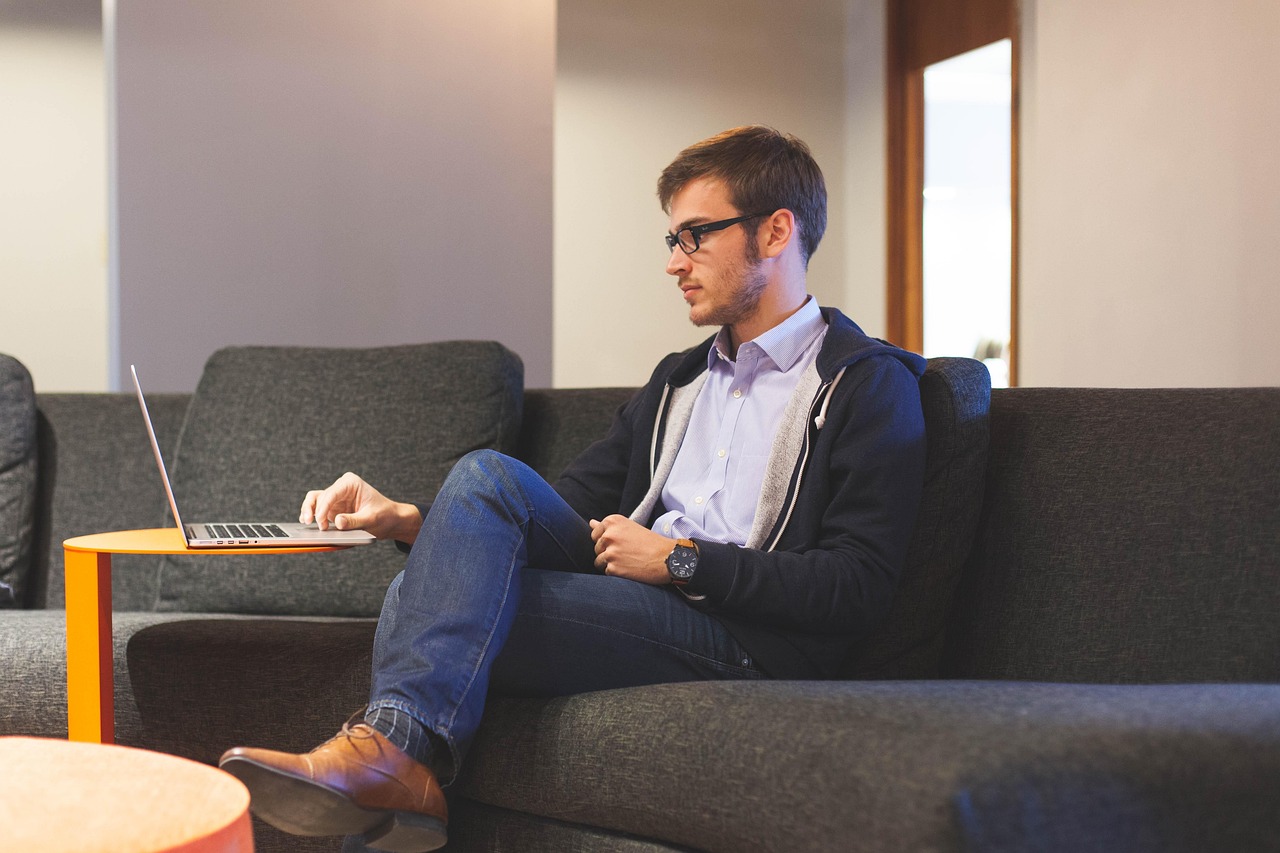 découvrez le monde du freelancing : travaillez de manière indépendante, gérez vos propres projets et profitez de la liberté de choisir vos clients. apprenez les meilleures pratiques pour réussir dans ce mode de travail flexible et épanouissant.