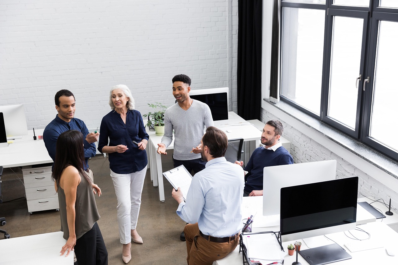 découvrez le pouvoir du leadership transformationnel, une approche qui inspire et motive les équipes à atteindre des résultats exceptionnels. apprenez comment les leaders visionnaires transforment leur environnement professionnel en favorisant l'innovation, la collaboration et le développement personnel.