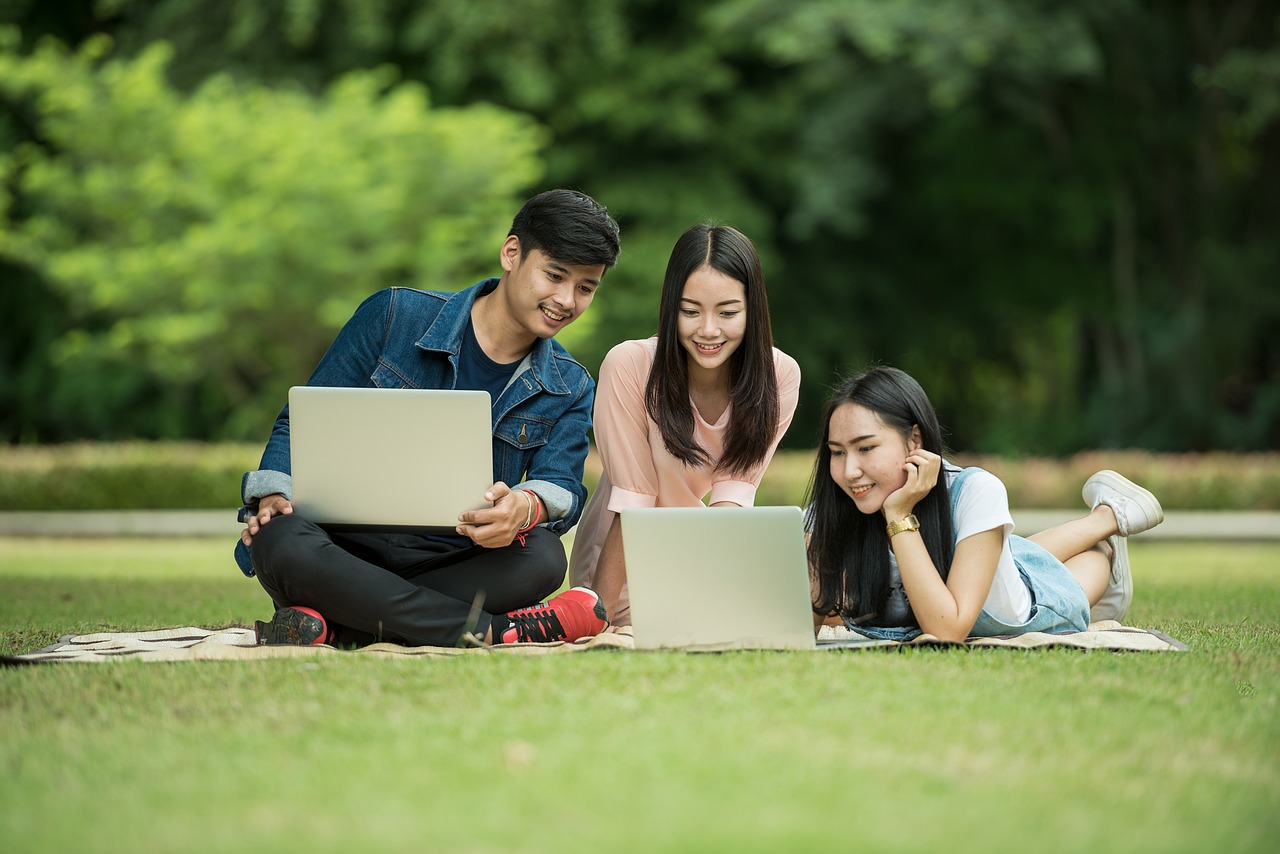 découvrez l'importance du travail d'équipe pour atteindre des objectifs communs. apprenez comment la collaboration, la communication et la synergie au sein des équipes peuvent stimuler la créativité, améliorer la productivité et renforcer les relations professionnelles.