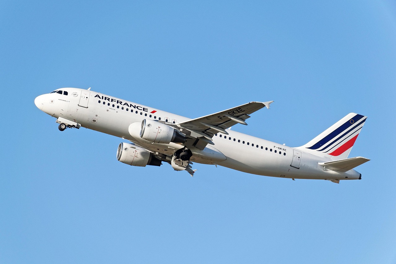 découvrez airbus, un leader mondial dans la fabrication d'avions commerciaux, d'hélicoptères et de solutions aérospatiales innovantes. restez informé sur les dernières actualités, technologies et réalisations du groupe.