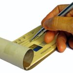 découvrez tout ce qu'il faut savoir sur le chequebook : définition, utilité, démarches pour l'obtenir et conseils pour l'utiliser en toute sécurité.